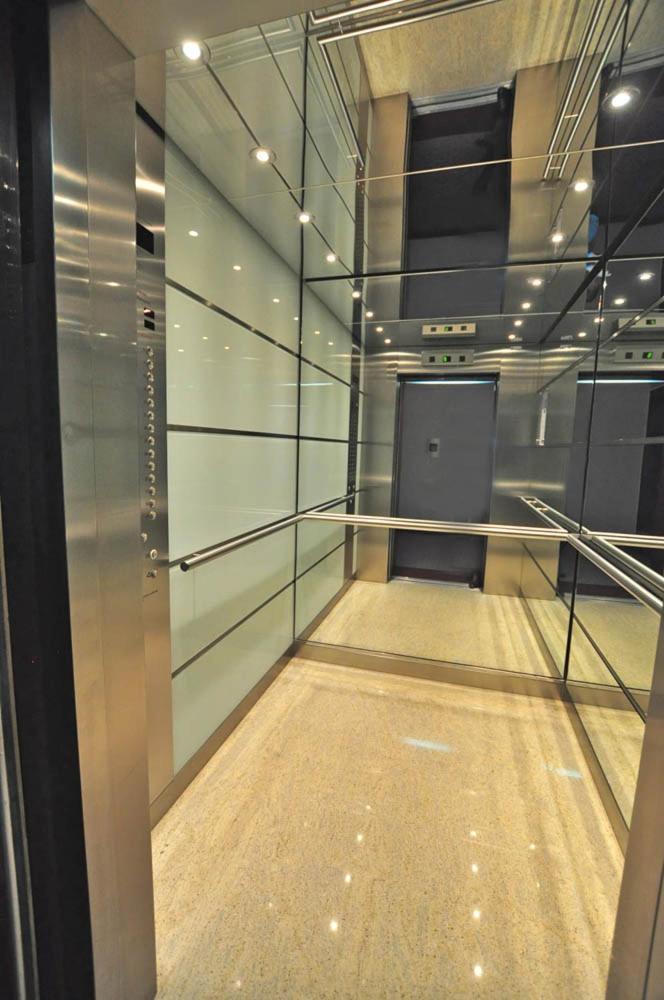 Axa Tower Apartment Cologne