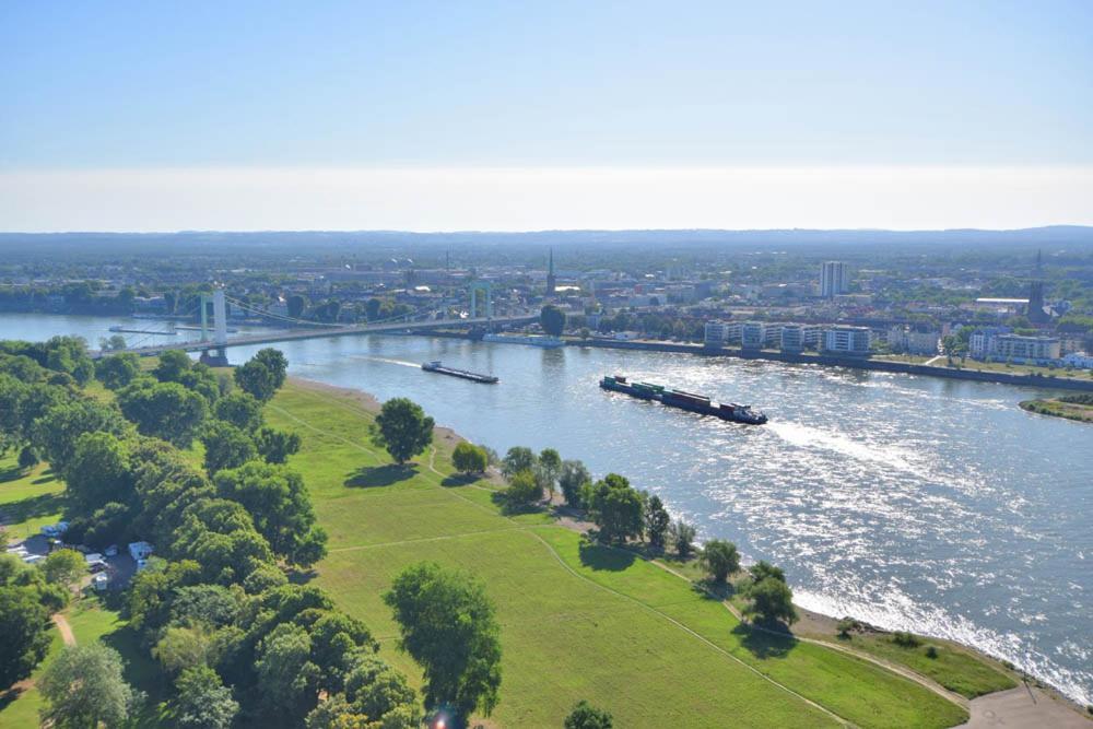 Apartment Axa Tower Cologne